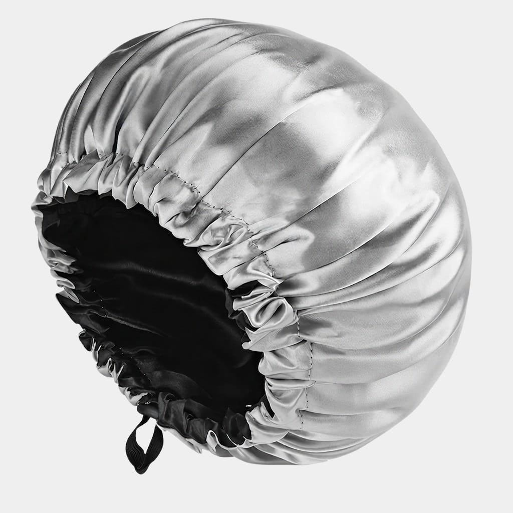Bonnet doublé en satin gris réversible